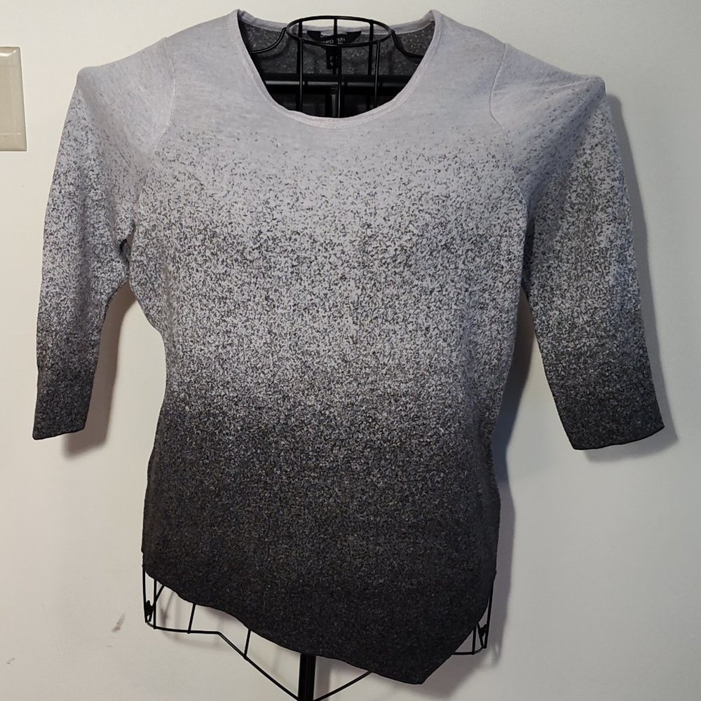 Simply Vera Vera Wang gray & black ombre sweater, excellent cond., size M petite